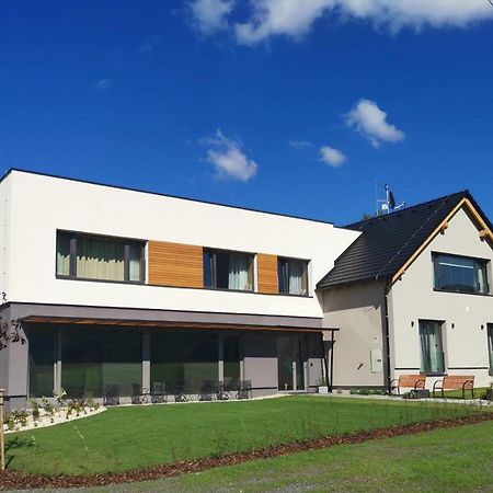Hotel Maralak Kuncice pod Ondrejnikem Bagian luar foto