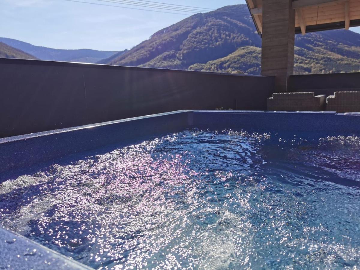 Hotel Maralak Kuncice pod Ondrejnikem Bagian luar foto