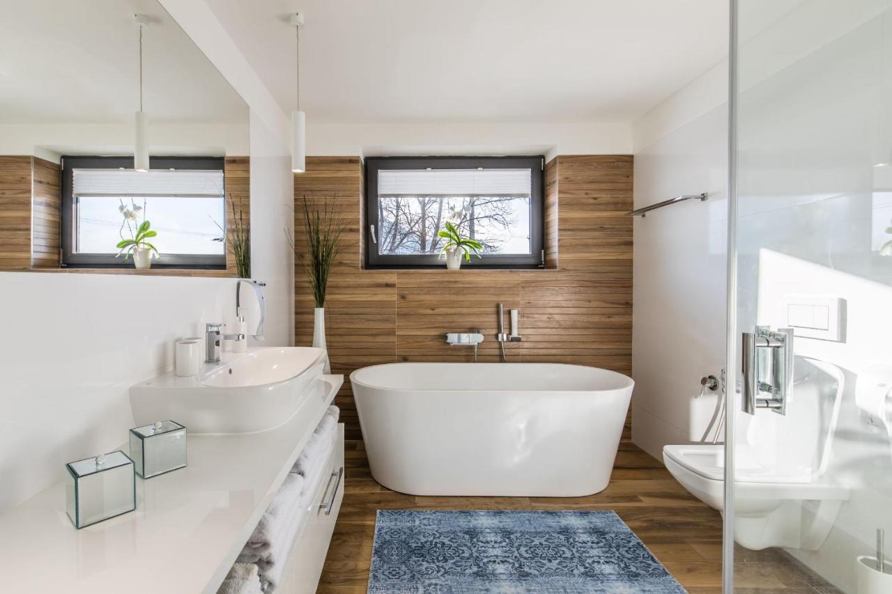 Hotel Maralak Kuncice pod Ondrejnikem Bagian luar foto