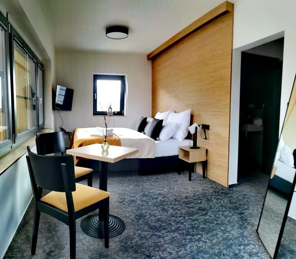 Hotel Maralak Kuncice pod Ondrejnikem Bagian luar foto